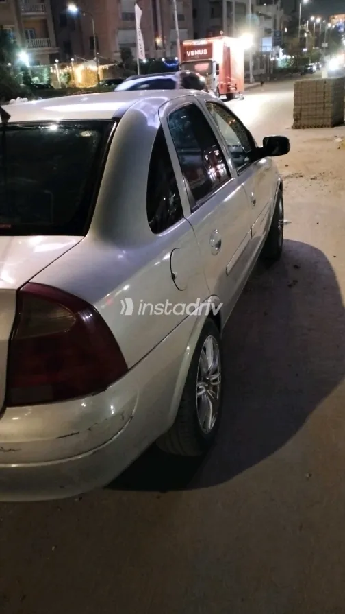 اوبل كورسا 2004 أبيض مستعملة للبيع - 6