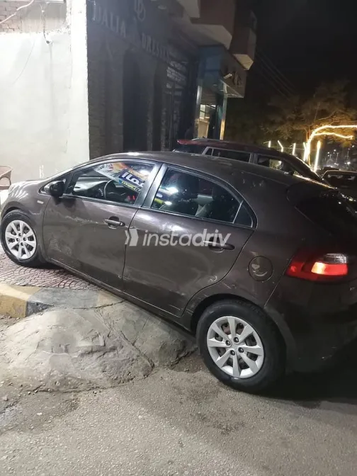 كيا ريو 2012 بني مستعملة للبيع - 3