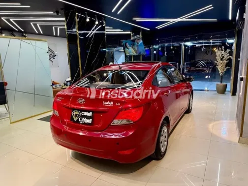 هيونداي اكسنت 2015 أحمر مستعملة للبيع - 4