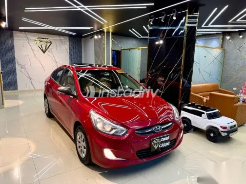 هيونداي اكسنت 2015 أحمر مستعملة للبيع - 5
