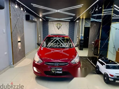 هيونداي اكسنت 2015 أحمر مستعملة للبيع - 6