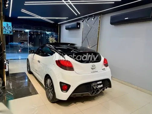 Hyundai Veloster 2012 White Used for Sale - 2