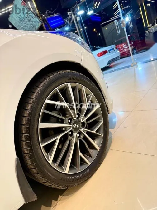 Hyundai Veloster 2012 White Used for Sale - 7