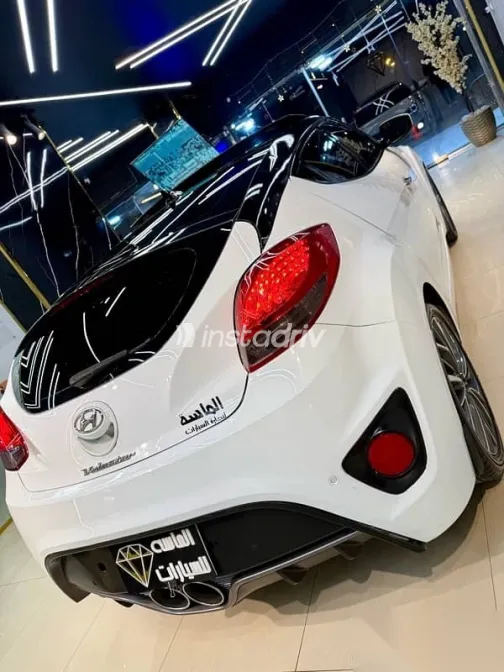 Hyundai Veloster 2012 White Used for Sale - 10