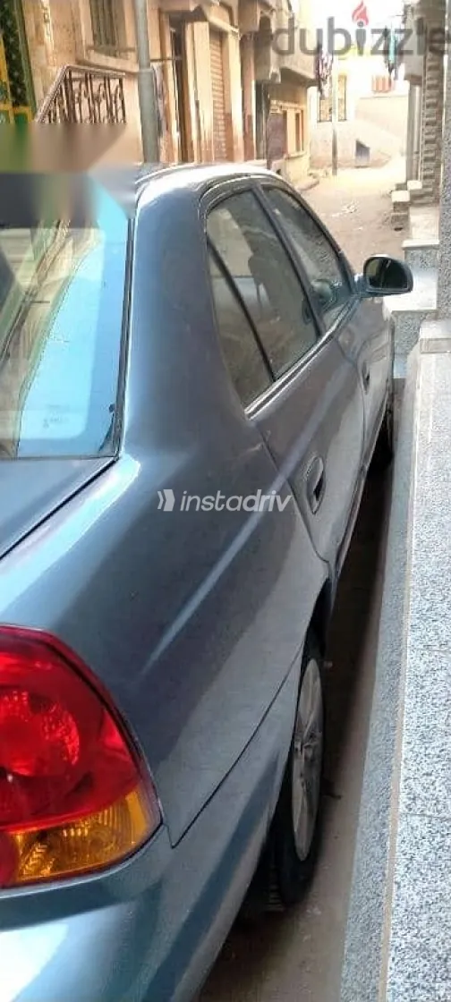 هيونداي فيرنا 2007 فضي مستعملة للبيع - 6