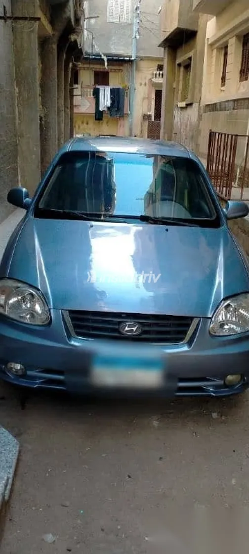 هيونداي فيرنا 2007 فضي مستعملة للبيع - 7
