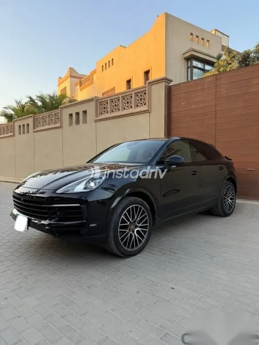 بورش كايين 2022 أسود مستعملة للبيع - 1