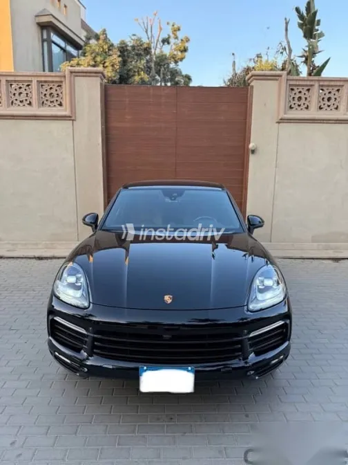 بورش كايين 2022 أسود مستعملة للبيع - 2