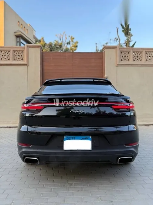 بورش كايين 2022 أسود مستعملة للبيع - 3