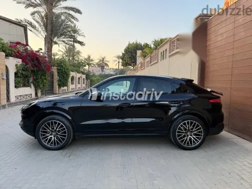 بورش كايين 2022 أسود مستعملة للبيع - 4