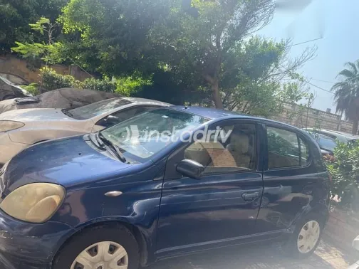 تويوتا ايكو 2003 أزرق غامق مستعملة للبيع - 2