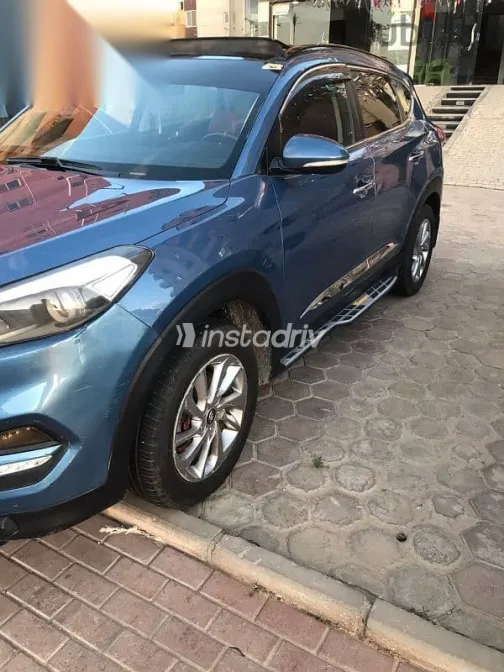 هيونداي توسان 2017 أزرق غامق مستعملة للبيع - 3