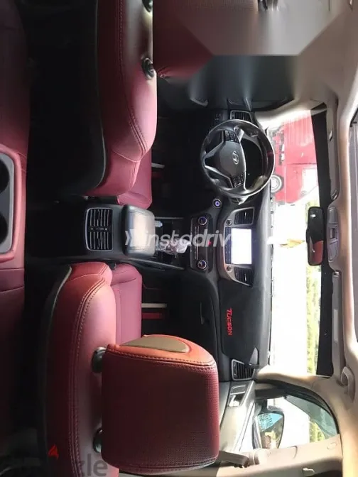 هيونداي توسان 2017 أزرق غامق مستعملة للبيع - 4