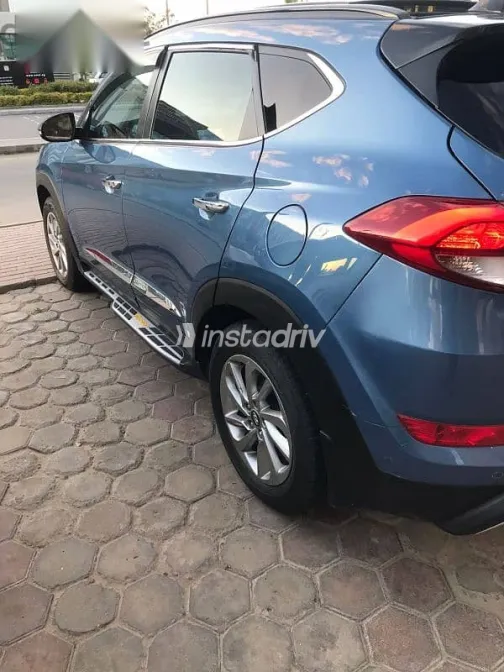 هيونداي توسان 2017 أزرق غامق مستعملة للبيع - 5