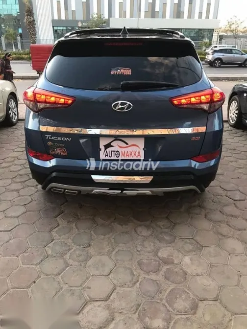 هيونداي توسان 2017 أزرق غامق مستعملة للبيع - 6