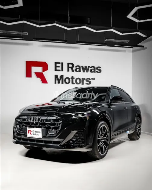 Audi RS Q8 2022 White Used for Sale - 3