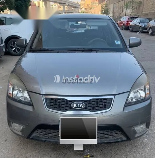 كيا ريو 2010 فضي مستعملة للبيع - 3