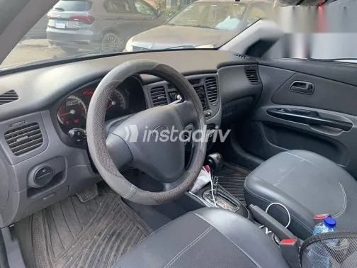 كيا ريو 2010 فضي مستعملة للبيع - 4