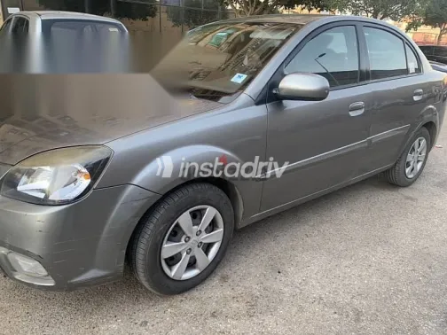 كيا ريو 2010 فضي مستعملة للبيع - 5