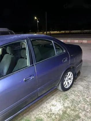 نيسان صنى 2009 رمادي مستعملة للبيع