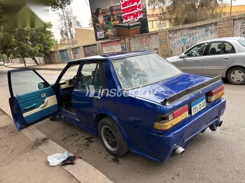 مازدا 323 1981 أزرق غامق مستعملة للبيع - 2