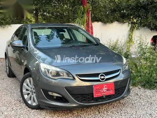 اوبل أسترا 2018 رمادي مستعملة للبيع - 4