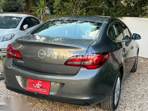 اوبل أسترا 2018 رمادي مستعملة للبيع - 8