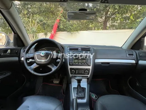 سكودا فانتازيا 2010 أزرق غامق مستعملة للبيع - 7