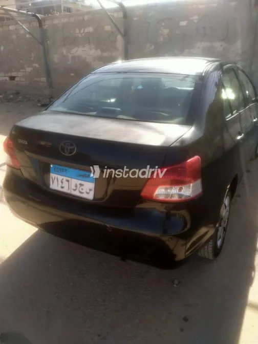 تويوتا ياريس 2007 أسود مستعملة للبيع - 3