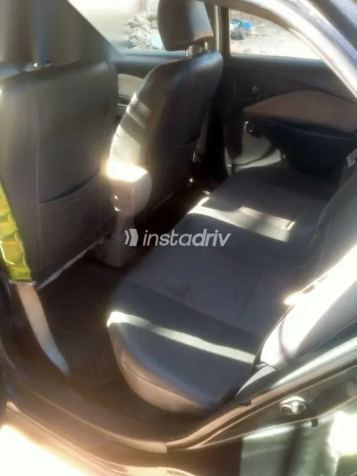 تويوتا ياريس 2007 أسود مستعملة للبيع - 6