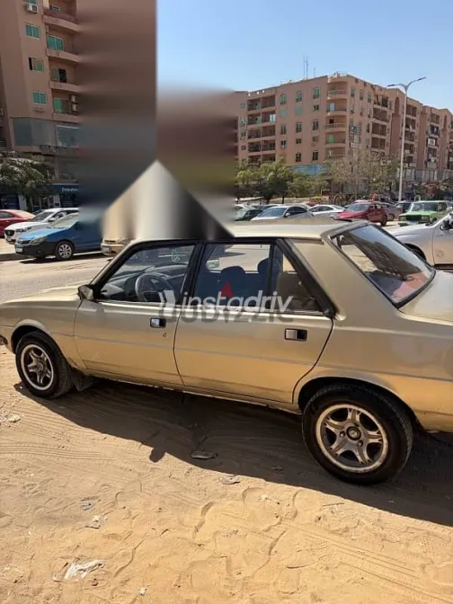 بيجو 305 1979 ذهبي مستعملة للبيع - 7