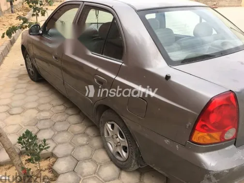 Hyundai Verna 2007 Gray Used for Sale - 4