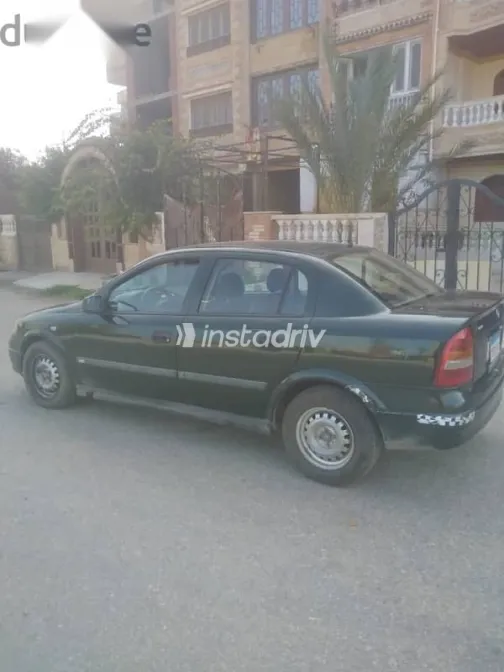 اوبل أسترا 2000 أسود مستعملة للبيع - 5