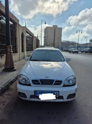 دايو لانوس 2001 أبيض مستعملة للبيع