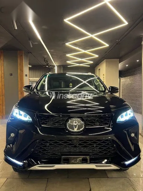 تويوتا فورتشنر 2026 أسود جديدة للبيع - 8