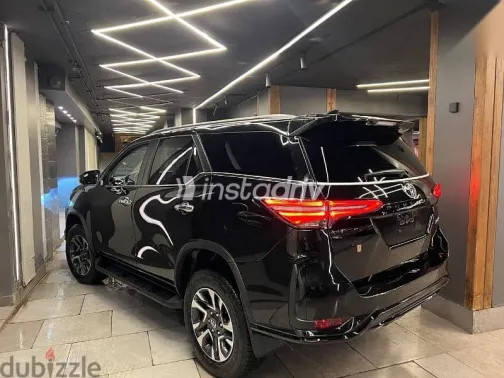 تويوتا فورتشنر 2026 أسود جديدة للبيع - 9