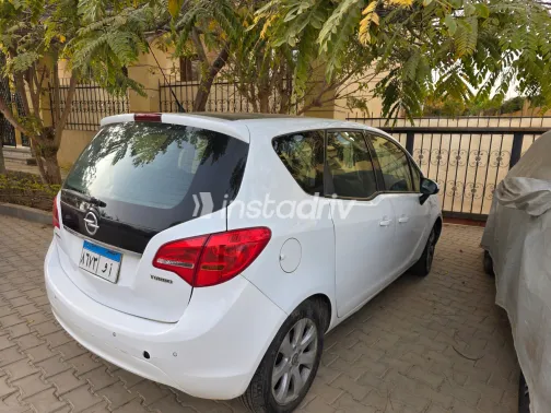 اوبل ميريفا 2016 أبيض مستعملة للبيع - 2
