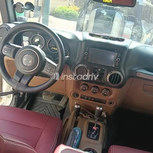 جيب رانجلر 2015 أبيض مستعملة للبيع - 4