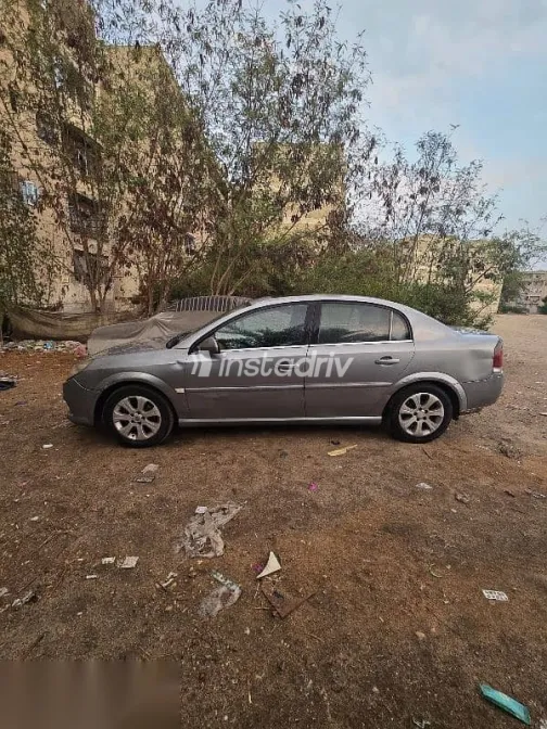 اوبل فيكترا 2008 فضي مستعملة للبيع - 4