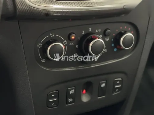 رينو سانديرو 2017 أزرق غامق مستعملة للبيع - 8