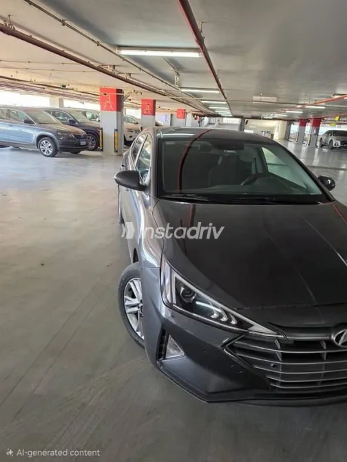 هيونداي إلنترا 2025 رمادي مستعملة للبيع - 4