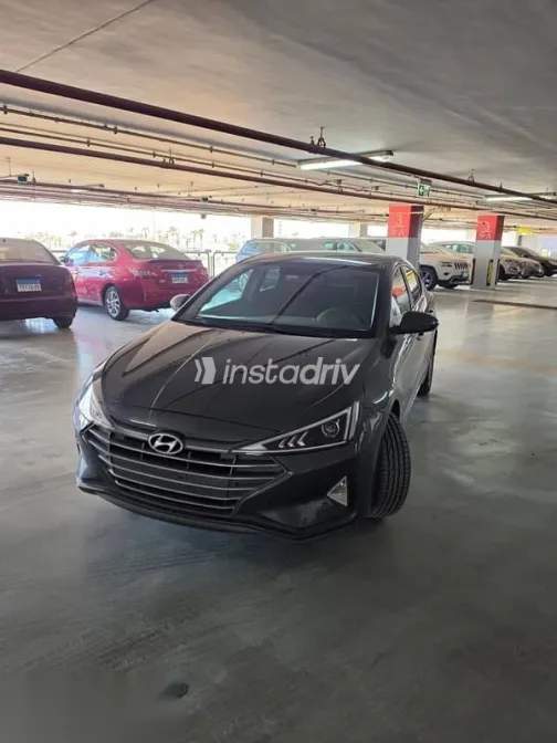 هيونداي إلنترا 2025 رمادي مستعملة للبيع - 5