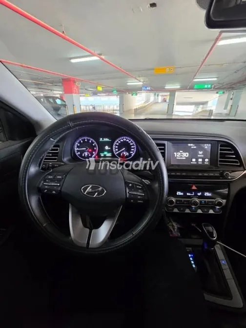 هيونداي إلنترا 2025 رمادي مستعملة للبيع - 8