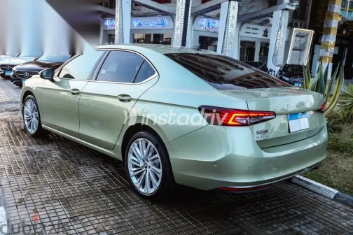 سكودا سوبيرب 2025 أخضر جديدة للبيع - 2
