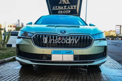 سكودا سوبيرب 2025 أخضر جديدة للبيع - 5