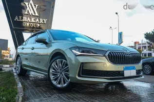 سكودا سوبيرب 2025 أخضر جديدة للبيع