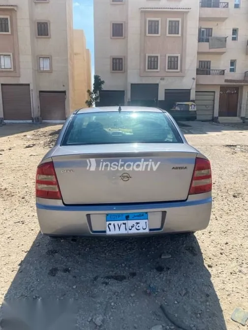 اوبل أسترا 2006 فضي مستعملة للبيع - 2