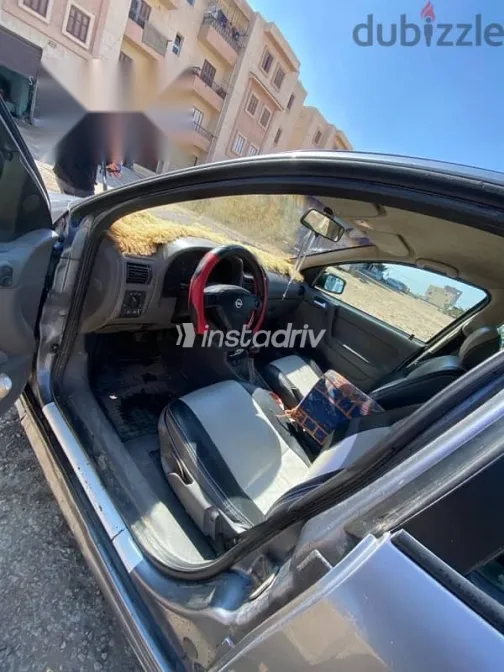 اوبل أسترا 2006 فضي مستعملة للبيع - 4