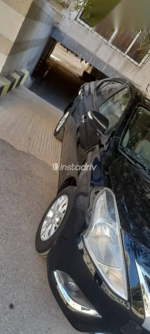 نيسان صنى 2022 أسود مستعملة للبيع - 2