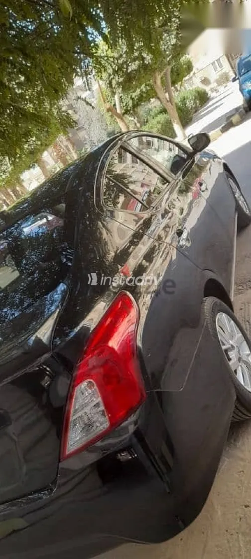 نيسان صنى 2022 أسود مستعملة للبيع - 3